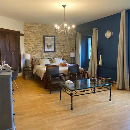 Et Table D'hotes Le Cedre Aveyron Pensión