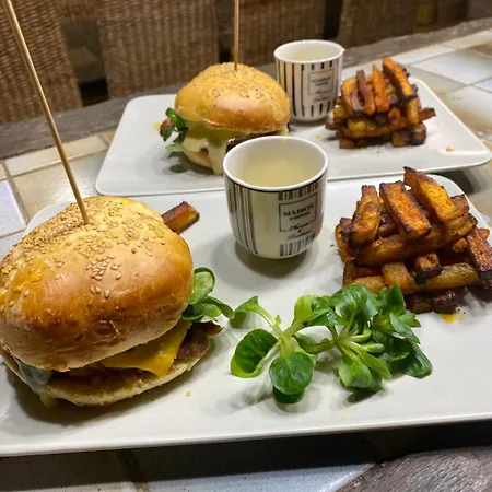 Pensión Et Table D'hotes Le Cedre Aveyron