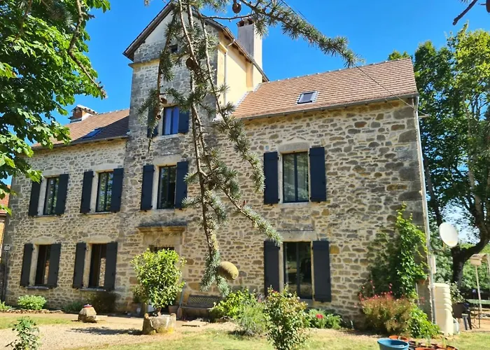 Et Table D'hotes Le Cedre Aveyron Pensión Sainte-Croix (Aveyron)