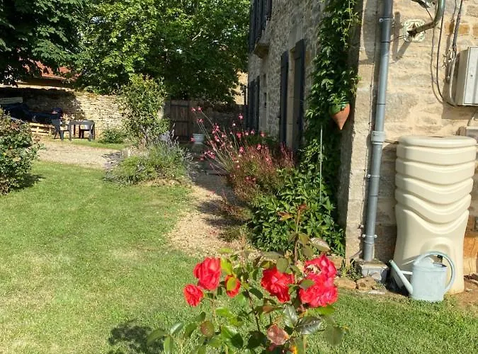 Et Table D'hotes Le Cedre Aveyron Pensión Sainte-Croix (Aveyron)