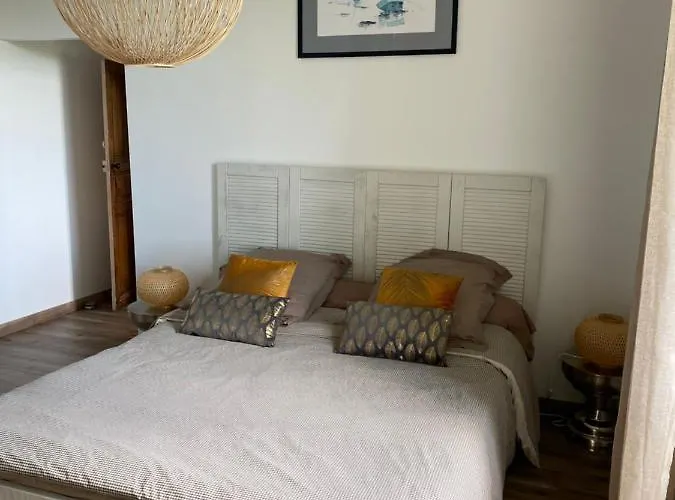 Et Table D'hotes Le Cedre Aveyron Pensión Sainte-Croix (Aveyron)