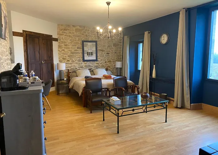 Et Table D'hotes Le Cedre Aveyron Pensión