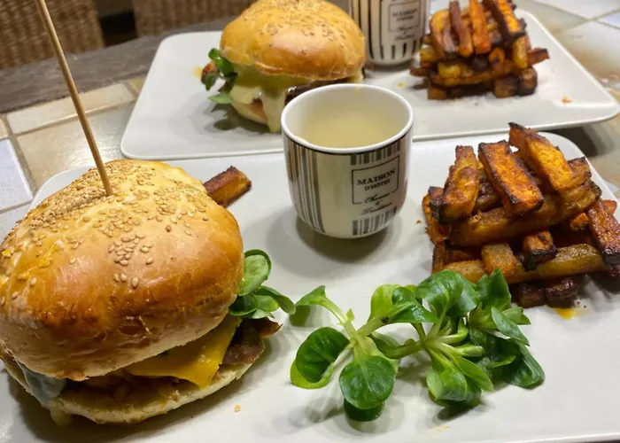 Pensión Et Table D'hotes Le Cedre Aveyron