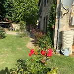 Et Table D'hotes Le Cedre Aveyron Gæstehus Sainte-Croix (Aveyron)