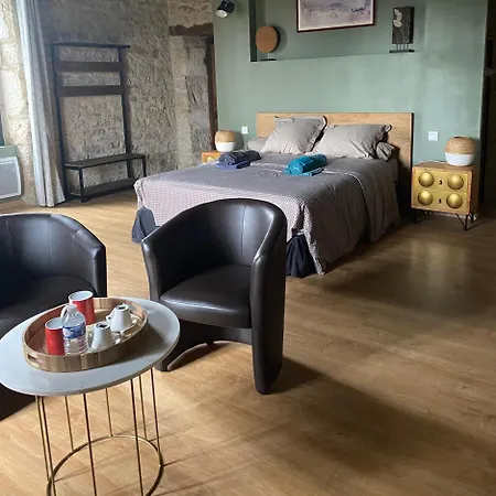 Et Table D'hotes Le Cedre Aveyron Pensjonat Sainte-Croix (Aveyron)